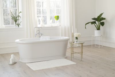 Refinished Tub in Bathroom